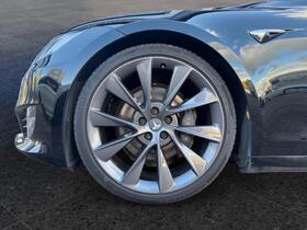 Tesla Model S vaihtoauto