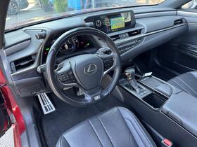Lexus ES vaihtoauto