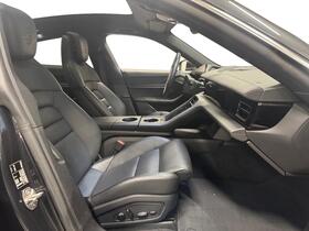 Porsche Taycan vaihtoauto