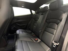 Porsche Taycan vaihtoauto