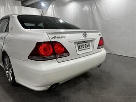 Toyota Crown vaihtoauto