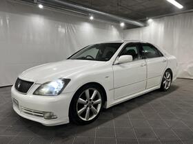 Toyota Crown vaihtoauto