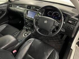 Toyota Crown vaihtoauto