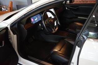 Tesla Model S vaihtoauto