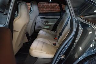 Porsche Taycan vaihtoauto