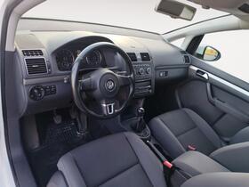 Volkswagen Touran vaihtoauto