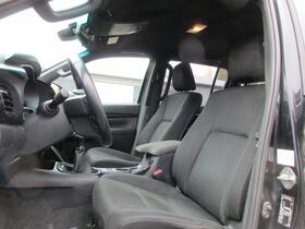 Toyota Hilux vaihtoauto