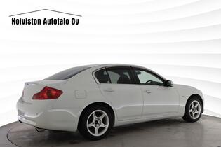 Nissan Skyline vaihtoauto