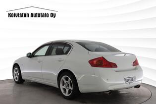 Nissan Skyline vaihtoauto