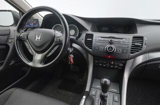 Honda Accord vaihtoauto