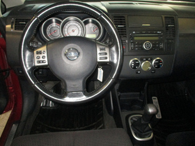 Nissan Tiida vaihtoauto