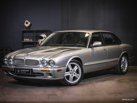 Jaguar XJR vaihtoauto