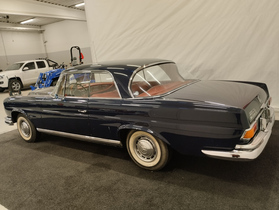 Mercedes-Benz 220 vaihtoauto