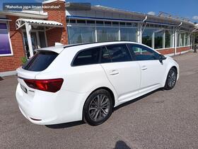 Toyota Avensis vaihtoauto