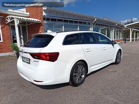 Toyota Avensis vaihtoauto