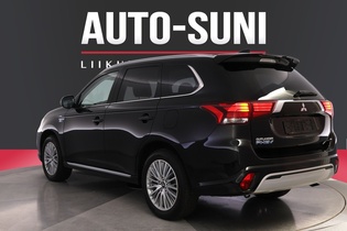 Mitsubishi Outlander PHEV vaihtoauto