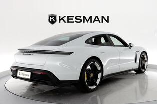 Porsche Taycan vaihtoauto