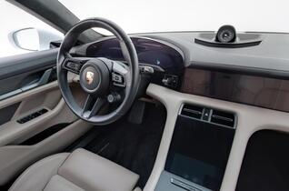 Porsche Taycan vaihtoauto