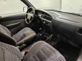 Mazda B2500 vaihtoauto