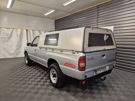 Mazda B2500 vaihtoauto