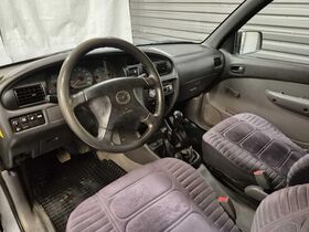 Mazda B2500 vaihtoauto