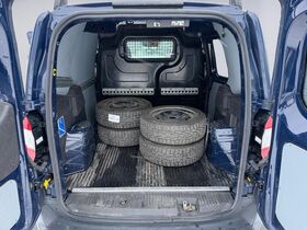 Ford Transit Courier vaihtoauto