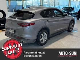 Alfa Romeo Stelvio vaihtoauto