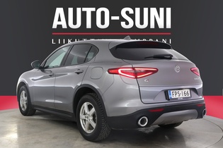 Alfa Romeo Stelvio vaihtoauto