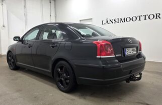 Toyota Avensis vaihtoauto