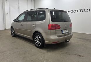 Volkswagen Touran vaihtoauto