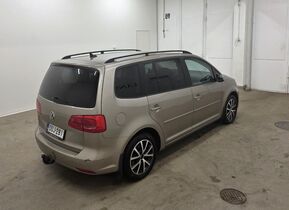 Volkswagen Touran vaihtoauto