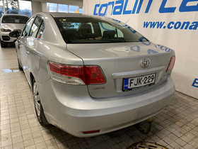 Toyota Avensis vaihtoauto