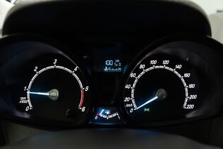 Ford Transit Courier vaihtoauto