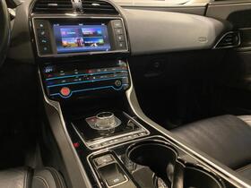 Jaguar XE vaihtoauto