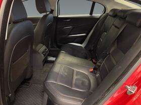 Jaguar XE vaihtoauto