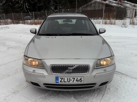 Volvo V70 vaihtoauto