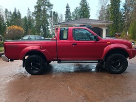 Nissan NP300 vaihtoauto