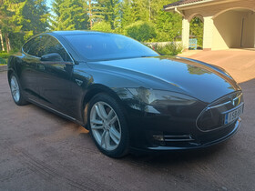 Tesla Model S vaihtoauto