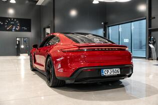 Porsche Taycan vaihtoauto
