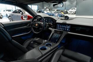 Porsche Taycan vaihtoauto