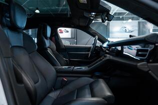 Porsche Taycan vaihtoauto