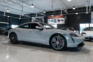 Porsche Taycan vaihtoauto