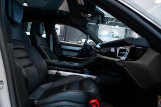 Porsche Taycan vaihtoauto