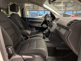 Volkswagen Touran vaihtoauto