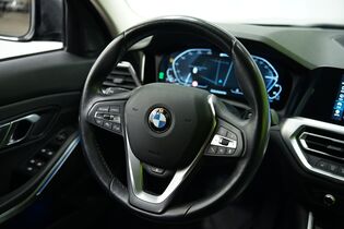 BMW 330 vaihtoauto