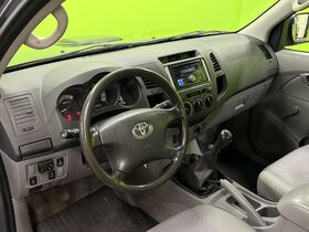 Toyota Hilux vaihtoauto