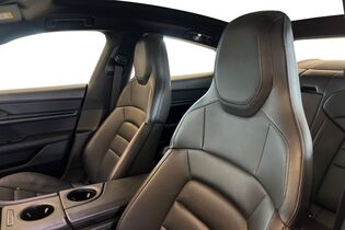 Porsche Taycan vaihtoauto