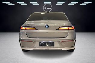 BMW i7 vaihtoauto
