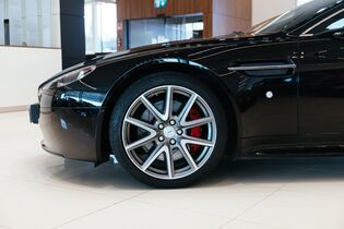 Aston Martin Vantage vaihtoauto