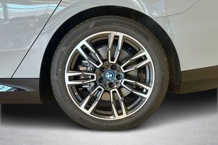 BMW i5 vaihtoauto
